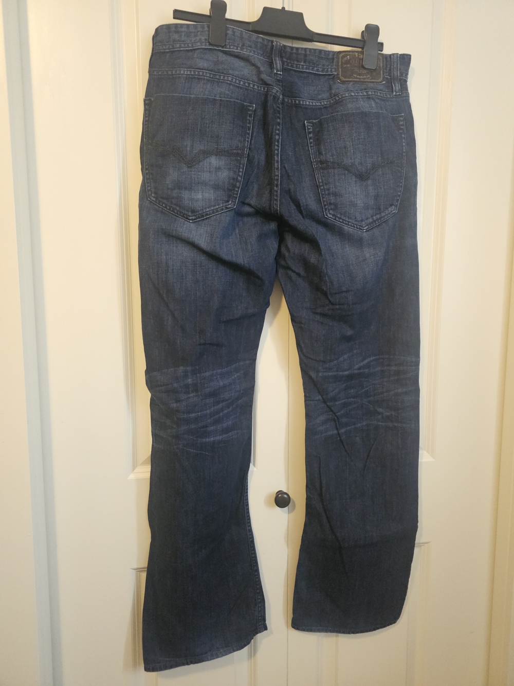 Guess Men's Desmond Relaxed Straight Jeans in Dark Blue Wash Sz 36 - Picture 4 of 16